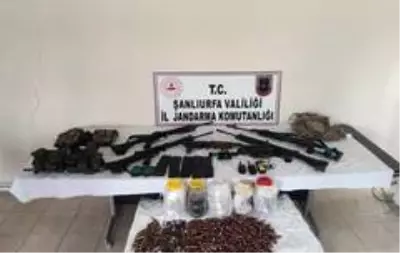 Son dakika haberleri: Şanlıurfa'da silah kaçakçılığı ve uyuşturucu operasyonu: 5 tutuklama Son dakika haberleri: Şanlıurfa'da silah kaçakçılığı ve uyuşturucu operasyonu: 5 tutuklama