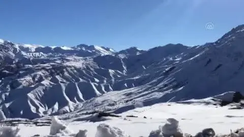 Son dakika haberi: Şemdinli'de çığ altında kalan askerin naaşına ulaşıldı Son dakika haberi: Şemdinli'de çığ altında kalan askerin naaşına ulaşıldı