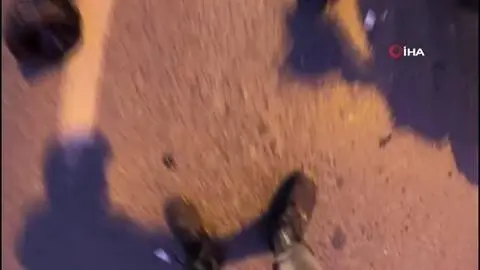Seyir halindeki motosikletlilerin feci kazası kamerada