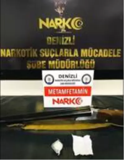 Son dakika haberi... Sokak satıcılarına operasyon: 14 gözaltı Son dakika haberi... Sokak satıcılarına operasyon: 14 gözaltı