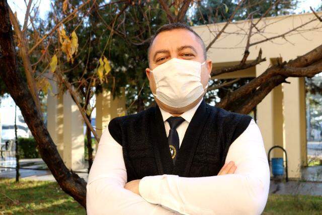 Sosyal mesafe kuralına uymak isteyen çalışan kendini yerde buldu