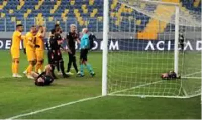 Gençlerbirliği: 1 - Kayserispor: 1 (İlk yarı) Gençlerbirliği: 1 - Kayserispor: 1 (İlk yarı)