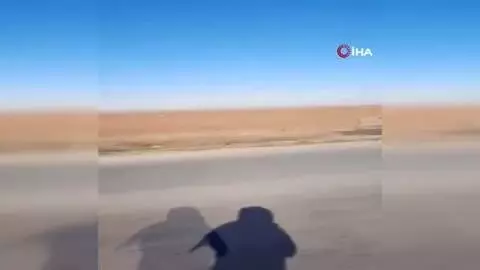Son dakika haberi! - Suriye'de terör örgütü PKK/YPG yandaşları ABD devriyesini taşladı Son dakika haberi! - Suriye'de terör örgütü PKK/YPG yandaşları ABD devriyesini taşladı