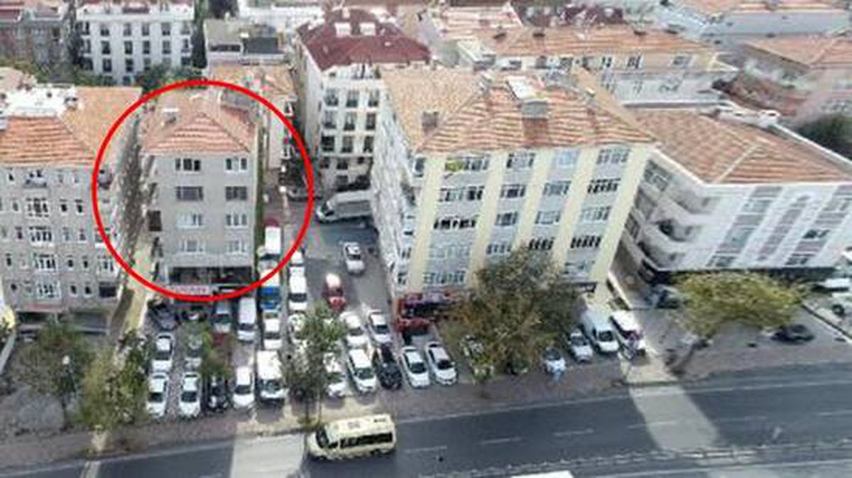 27 yıldır eğik duran 'korku binası' mahkeme kararıyla yıkıldı