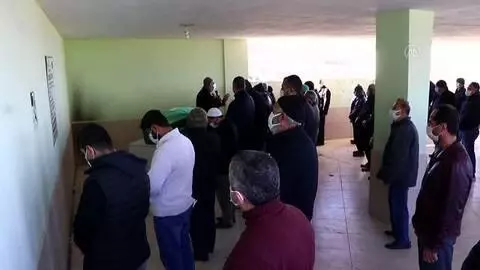 Afrin görevi dönüşünde kazada yaşamını yitiren sağlıkçı son yolculuğa uğurlandı Afrin görevi dönüşünde kazada yaşamını yitiren sağlıkçı son yolculuğa uğurlandı