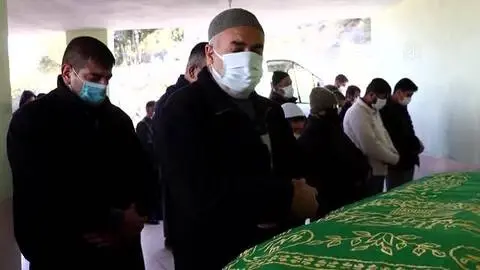 Afrin görevi dönüşünde kazada yaşamını yitiren sağlıkçı son yolculuğa uğurlandı Afrin görevi dönüşünde kazada yaşamını yitiren sağlıkçı son yolculuğa uğurlandı