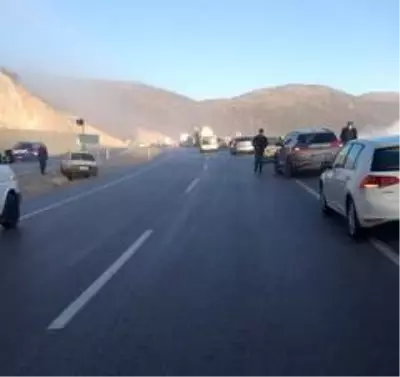 Antalya'da zincirleme kaza: 7 yaralı Antalya'da zincirleme kaza: 7 yaralı