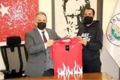 Başkan Yalçın Türkiye 3.'sü Talaslı sporcuları ağırladı Başkan Yalçın Türkiye 3.'sü Talaslı sporcuları ağırladı
