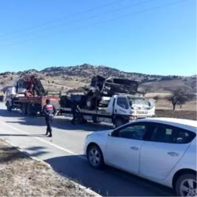 Burdur'da zincirleme kaza; 3 tır ve 3 araç birbirine girdi Burdur'da zincirleme kaza; 3 tır ve 3 araç birbirine girdi