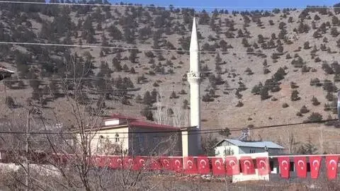 Son dakika haberleri: KAHRAMANMARAŞ - Hakkari'de çığ düşmesi sonucu şehit olan asker son yolculuğuna uğurlandı Son dakika haberleri: KAHRAMANMARAŞ - Hakkari'de çığ düşmesi sonucu şehit olan asker son yolculuğuna uğurlandı
