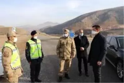 Son dakika! Kaymakam Kaptanoğlu, Jandarma kontrol uygulama noktasını ziyaret etti Son dakika! Kaymakam Kaptanoğlu, Jandarma kontrol uygulama noktasını ziyaret etti