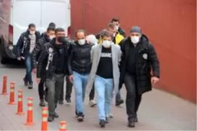 Kayseri polisinden uyuşturucu operasyonu: 6 gözaltı Kayseri polisinden uyuşturucu operasyonu: 6 gözaltı
