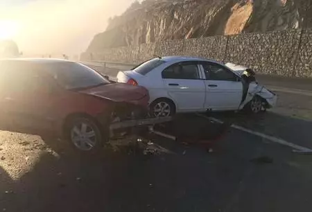 Korkuteli'nde 5 araç birbirine girdi: 7 yaralı Korkuteli'nde 5 araç birbirine girdi: 7 yaralı