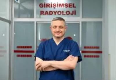 Korona virüse yenilen yılın doktorunun cenazesine yoğun katılım Korona virüse yenilen yılın doktorunun cenazesine yoğun katılım