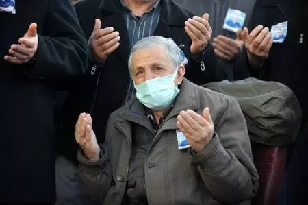 Koronavirüsten hayatını kaybeden doktora çalıştığı hastanede gözyaşlı veda Koronavirüsten hayatını kaybeden doktora çalıştığı hastanede gözyaşlı veda