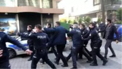 Maltepe'de feci olay: öğretim üyesi kadın önce bıçaklanarak öldürüldü sonra yakıldı Maltepe'de feci olay: öğretim üyesi kadın önce bıçaklanarak öldürüldü sonra yakıldı