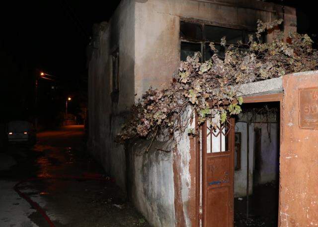 Mersin'de ev yangını! Suriye uyruklu iki bebek hayatını kaybetti