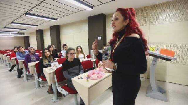 Öğretim üyesi Aylin Sözer'i diri diri yakarak öldüren şüphelinin üzerinden kadına ait kolyeler çıktı