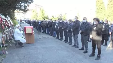 Orman yangını alanında kalp krizi geçirerek ölen şube müdürü için tören düzenlendi Orman yangını alanında kalp krizi geçirerek ölen şube müdürü için tören düzenlendi