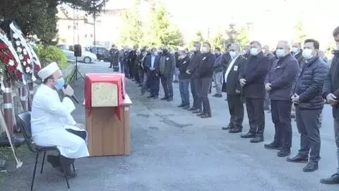 Orman yangını alanında kalp krizi geçirerek ölen şube müdürü için tören düzenlendi Orman yangını alanında kalp krizi geçirerek ölen şube müdürü için tören düzenlendi