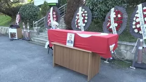Orman yangını alanında kalp krizi geçirerek ölen şube müdürü için tören düzenlendi Orman yangını alanında kalp krizi geçirerek ölen şube müdürü için tören düzenlendi