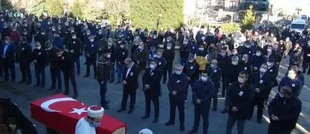Orman yangını alanında kalp krizi geçirerek ölen şube müdürü için tören düzenlendi Orman yangını alanında kalp krizi geçirerek ölen şube müdürü için tören düzenlendi