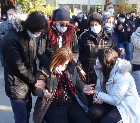 Orman yangını alanında kalp krizi geçirerek ölen şube müdürü için tören düzenlendi Orman yangını alanında kalp krizi geçirerek ölen şube müdürü için tören düzenlendi