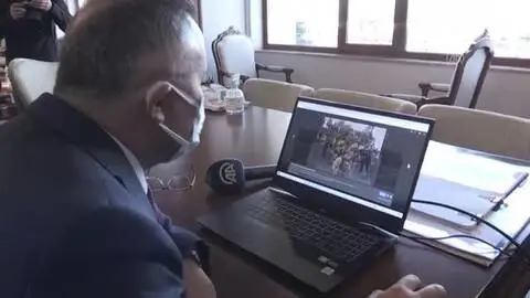 Rize Valisi Kemal Çeber AA'nın 'Yılın Fotoğrafları' oylamasına katıldı Rize Valisi Kemal Çeber AA'nın 'Yılın Fotoğrafları' oylamasına katıldı