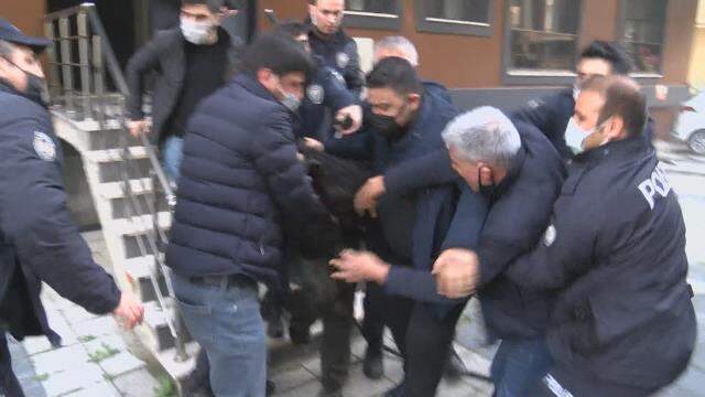 Son Dakika: İstanbul'da feci olay! Öğretim görevlisi Aylin Sözer, eski sevgilisi olduğu iddia edilen saldırgan tarafından yakılarak öldürüldü