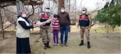 Son dakika haberleri | Askerlerden şehit aileleri ve gazielere ziyaret