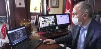 Özkan Bilgin: Belediye Başkanı Rahmi Metin AA'nın 'Yılın Fotoğrafları' oylamasına katıldı Özkan Bilgin: Belediye Başkanı Rahmi Metin AA'nın 'Yılın Fotoğrafları' oylamasına katıldı