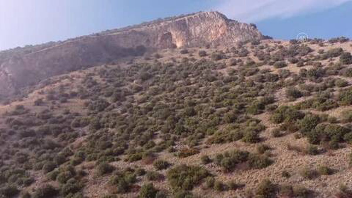 (DRONE) Adını zorlu yollarından alan 'Keçi Kalesi' manzarasıyla ilgi görüyor
