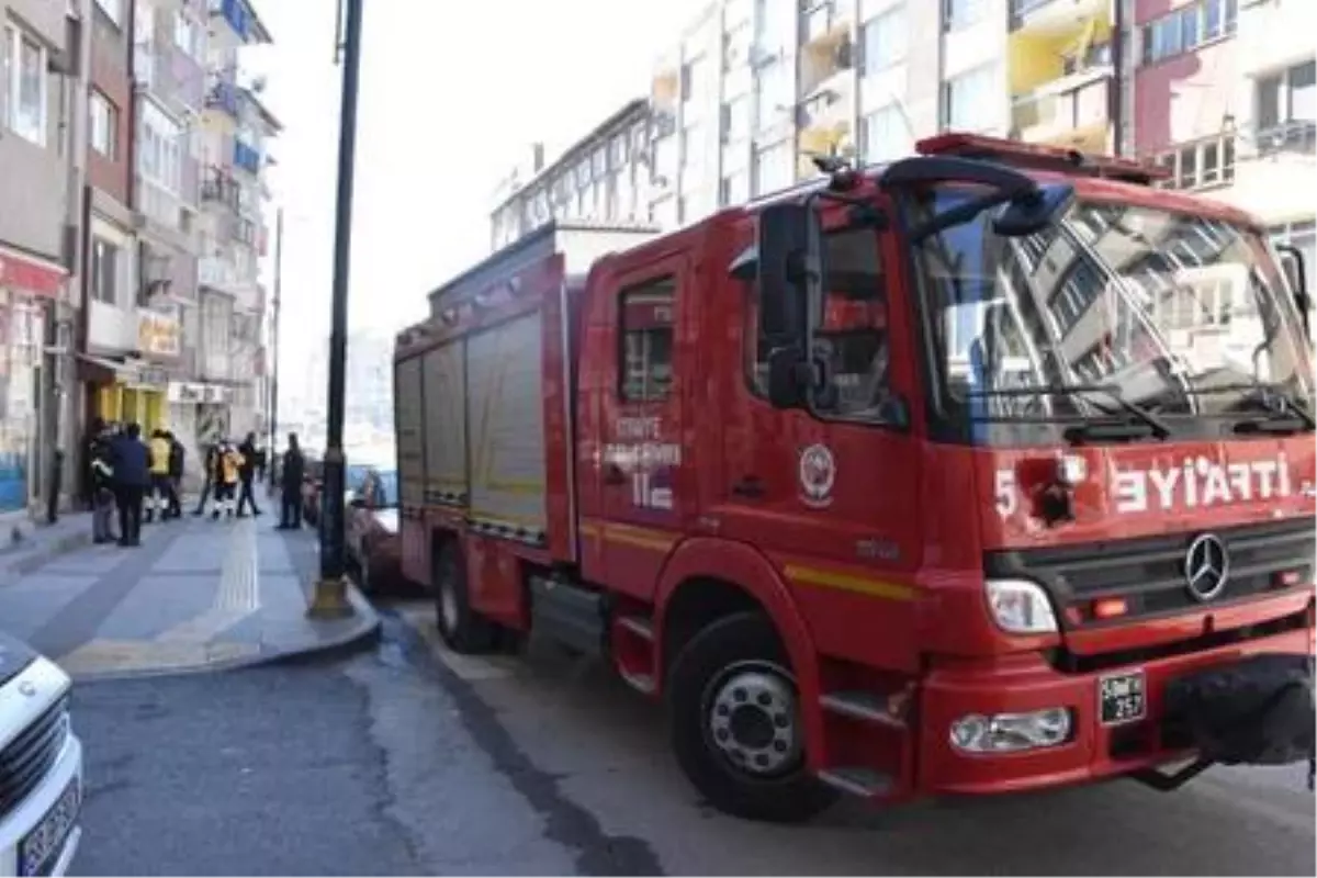 Evinde uyuyakalan kadın, ekipleri alarma geçirdi