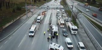 (Havadan fotoğraflarla) Esenyurt'ta midibüs devrildi (1)