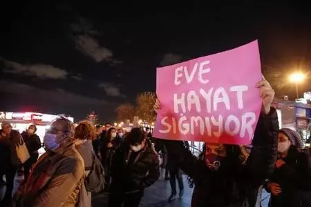 Kadıköy'de kadın cinayetleri protestosu