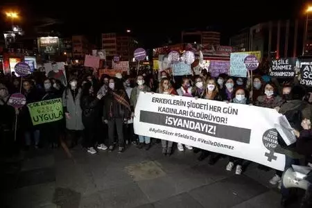 Kadıköy'de kadın cinayetleri protestosu
