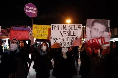 Kadıköy'de kadın cinayetleri protestosu