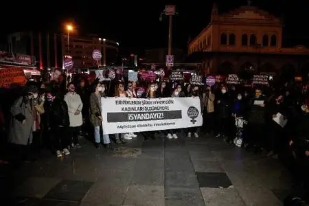 Kadıköy'de kadın cinayetleri protestosu