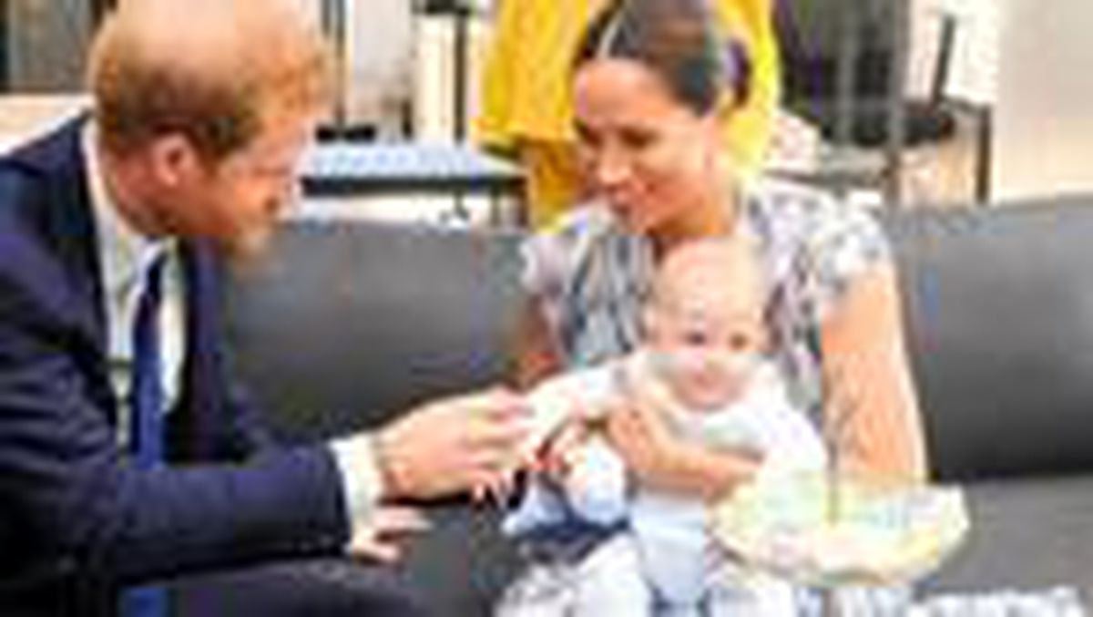 Prens Harry ile Meghan Markle'dan Archie sürprizi: Böyle mutlu yıllar diledi