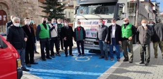 Simav'dan İdlip'e 25 ton un ile kışlık kıyafet yardımı