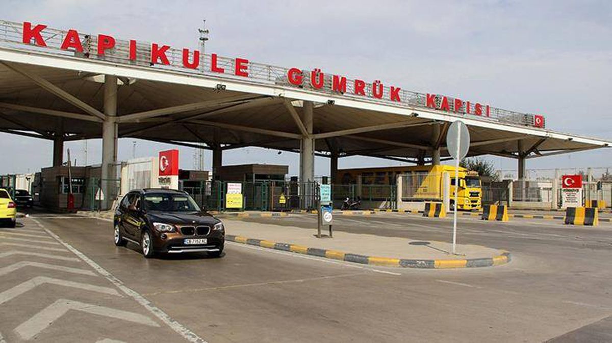 Yurt dışından gelenlere 'PCR testi ibrazı zorunluluğu' uygulaması başladı