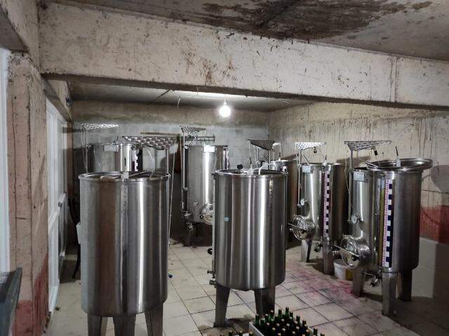 Bursa'da yılbaşı öncesi kaçak içki imal edilen çiftliğe şok baskın