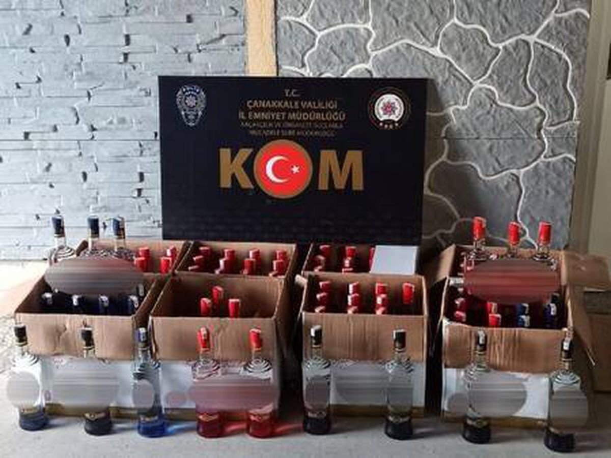 Çanakkale'de, 91 şişe kaçak votka ele geçirildi