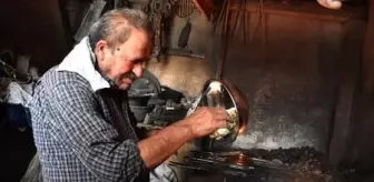 Ömrünü bakır kapları parlatmaya adadı