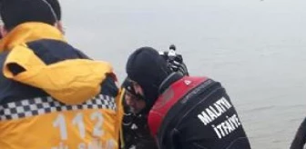 3 kişinin içinde bulunduğu tekne alabora oldu: 1 ölü