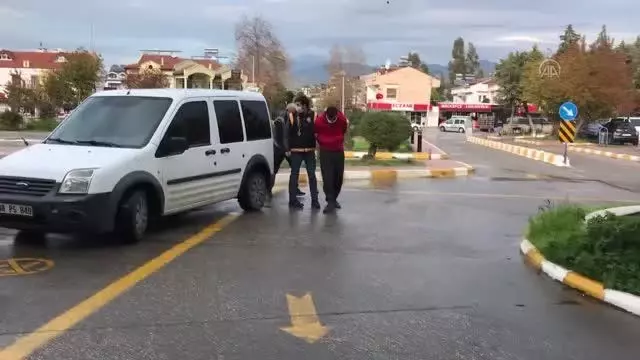 9 evden hırsızlık yaptığı öne sürülen zanlı tutuklandı 9 evden hırsızlık yaptığı öne sürülen zanlı tutuklandı