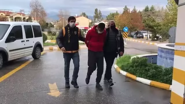 9 evden hırsızlık yaptığı öne sürülen zanlı tutuklandı 9 evden hırsızlık yaptığı öne sürülen zanlı tutuklandı