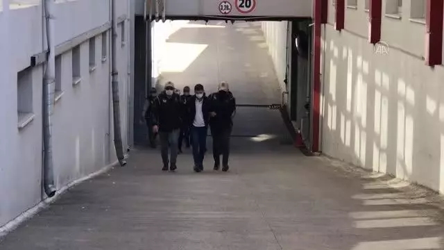 Son dakika haberi! Adana merkezli YPG/PKK operasyonunda yakalanan 3 şüpheli tutuklandı Son dakika haberi! Adana merkezli YPG/PKK operasyonunda yakalanan 3 şüpheli tutuklandı