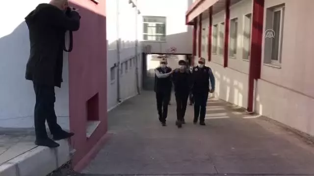 Son dakika haberi! Adana merkezli YPG/PKK operasyonunda yakalanan 3 şüpheli tutuklandı Son dakika haberi! Adana merkezli YPG/PKK operasyonunda yakalanan 3 şüpheli tutuklandı