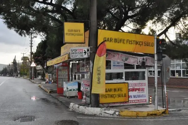 Akhisar Da Buyuk Ikramiye Isabet Eden Bileti Satan Bayi Konustu Telefonlarim Hic Susmadi Haberler